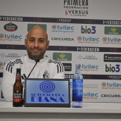 Mehdi Nafti en sala de prensa