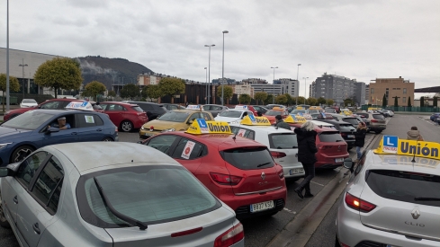 Manifestación de las Autoescuelas en Ponferrada (4)