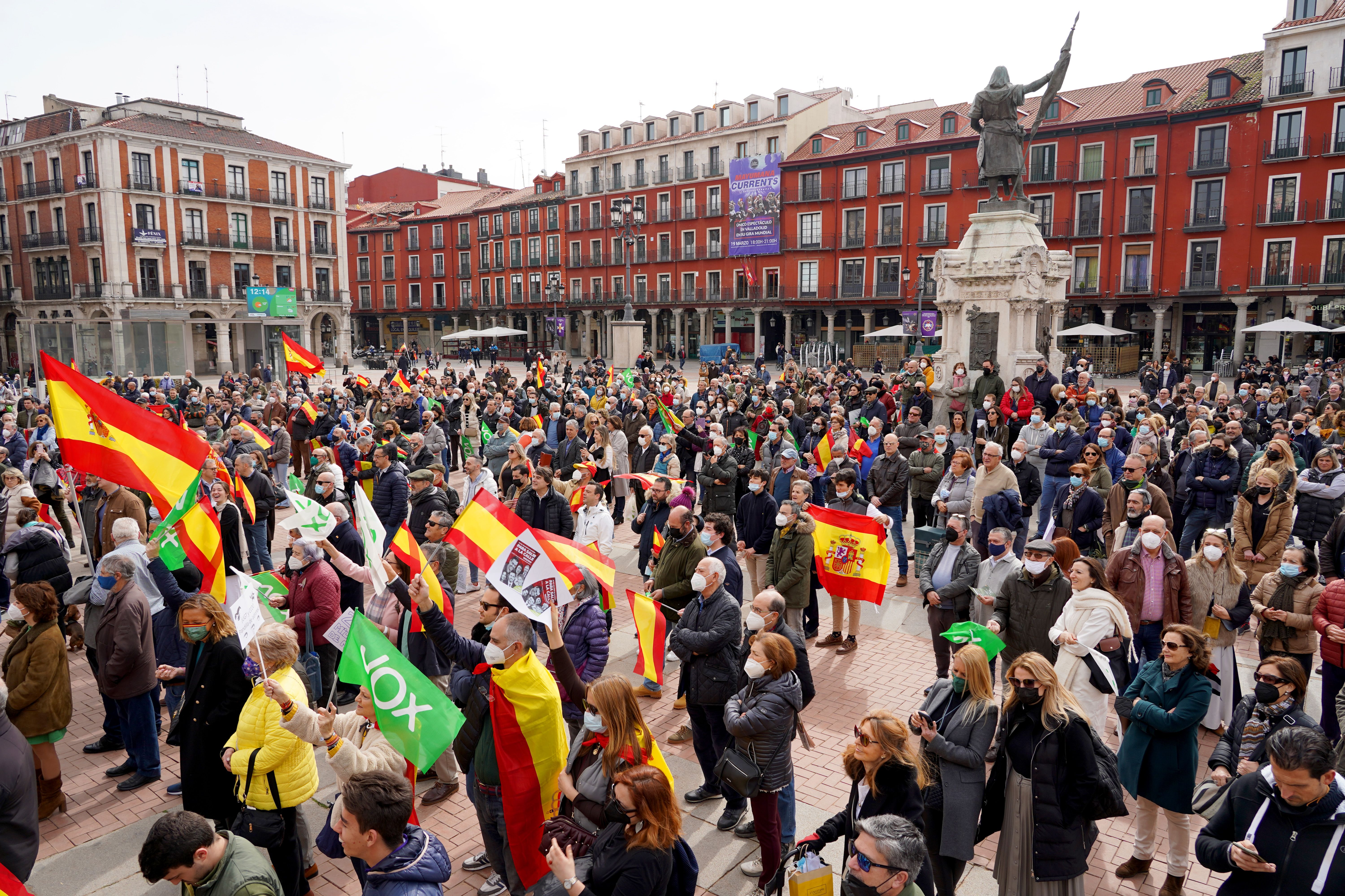 Concentración de Vox y Solidaridad para protestar contra las políticas del Gobierno de España