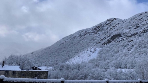 Laciana con nieve. Fotos Ruth González Rodríguez grupo Amigos de Laciana (4) Laciana con nieve. Fotos Ruth González Rodríguez grupo Amigos de Laciana (4)