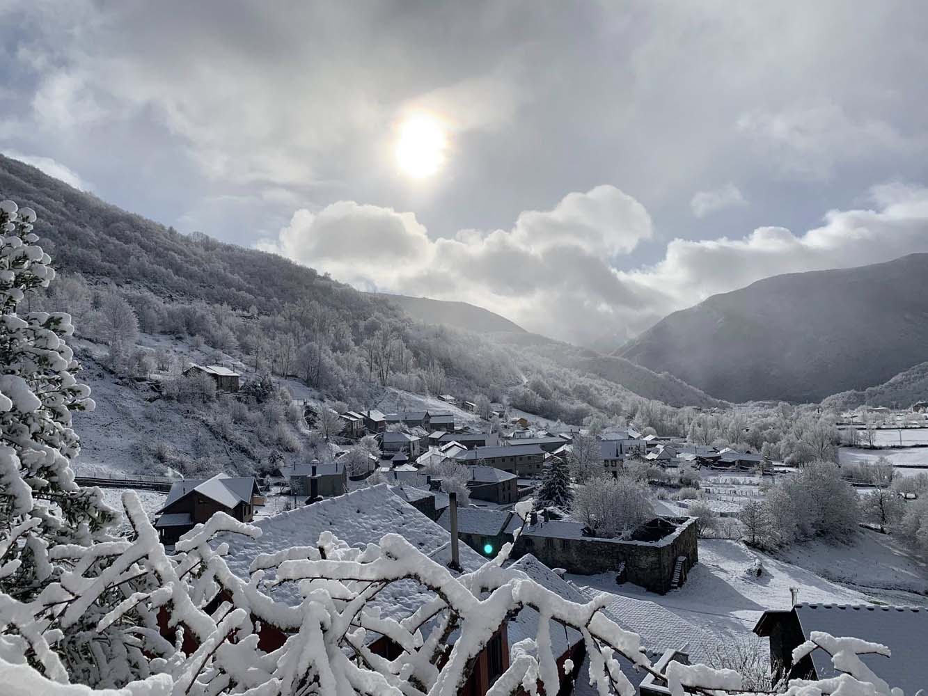 Laciana con nieve. Fotos Ruth González Rodríguez grupo Amigos de Laciana (1) Laciana con nieve. Fotos Ruth González Rodríguez grupo Amigos de Laciana (1)