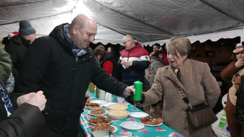 Encendido de una vela como protesta en La Placa. Encendido de una vela como protesta en La Placa.