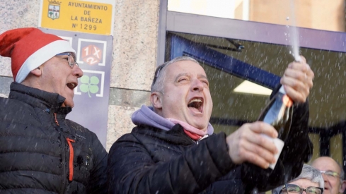 Campillo ICAL. El “Gordo” de la Lotería de Navidad reparte 468 millones de euros en La Bañeza (7)