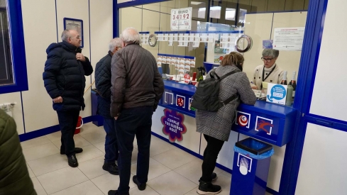 Campillo ICAL. El “Gordo” de la Lotería de Navidad reparte 468 millones de euros en La Bañeza (4)