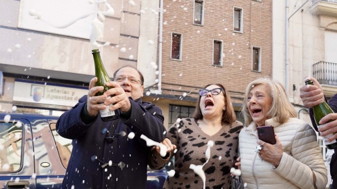 Campillo ICAL. El “Gordo” de la Lotería de Navidad reparte 468 millones de euros en La Bañeza (15)