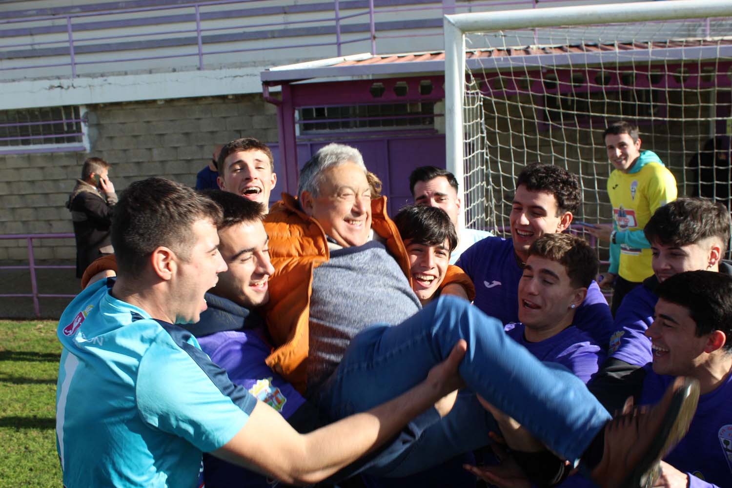 La Bañeza Futbol Club celebra el Gordo (5)