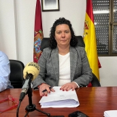 Rueda de prensa del equipo de gobierno de Cacabelos. Irene González, alcaldesa