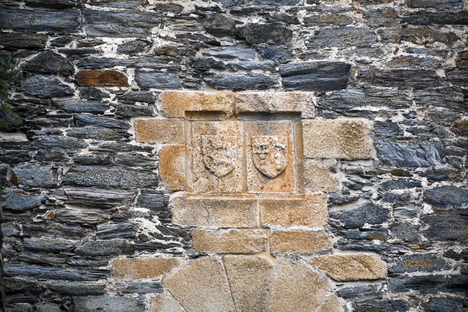 Insignias del Castillo de los Templarios de Ponferrada (12) Insignias del Castillo de los Templarios de Ponferrada (12)