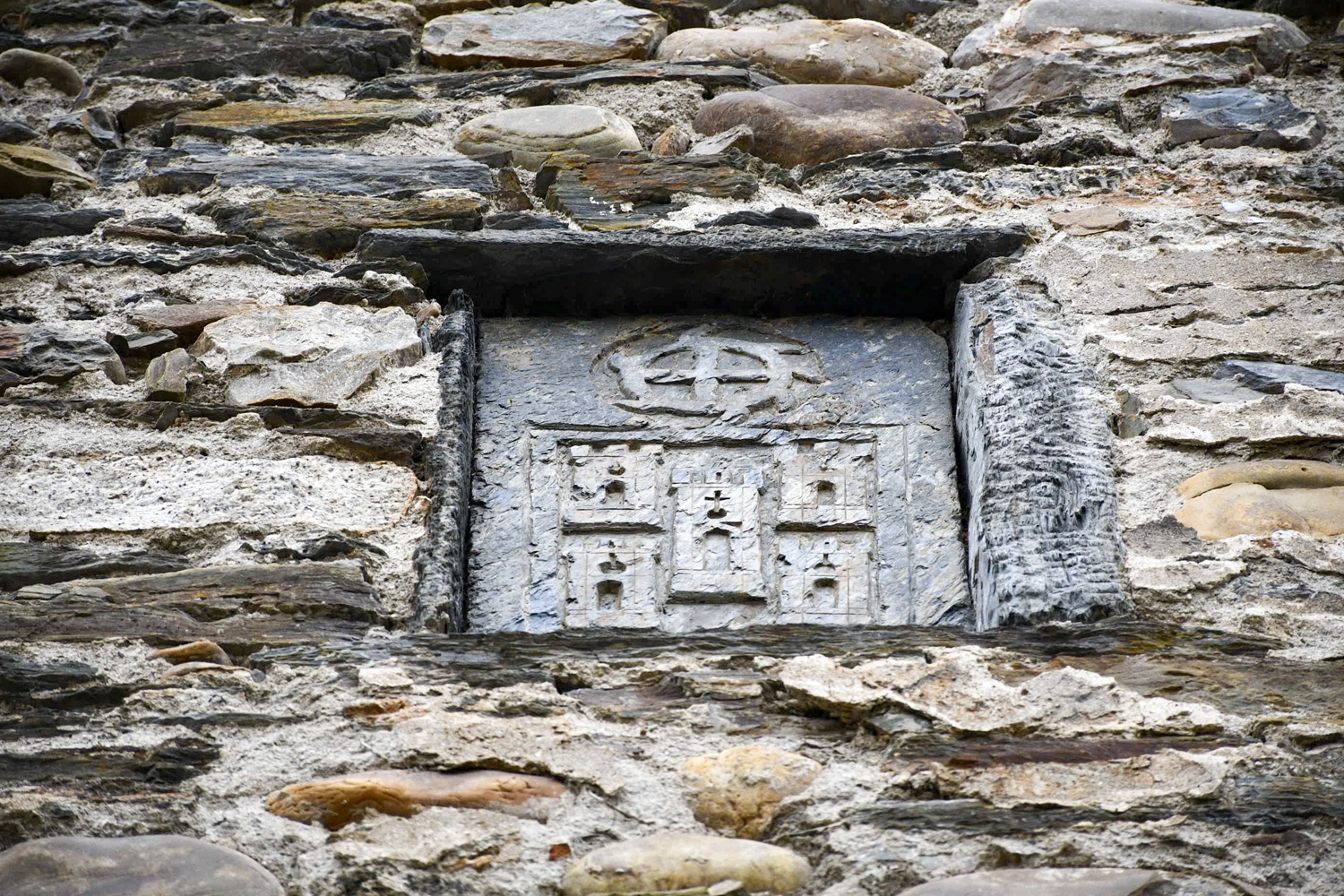 Insignias del Castillo de los Templarios de Ponferrada (15)