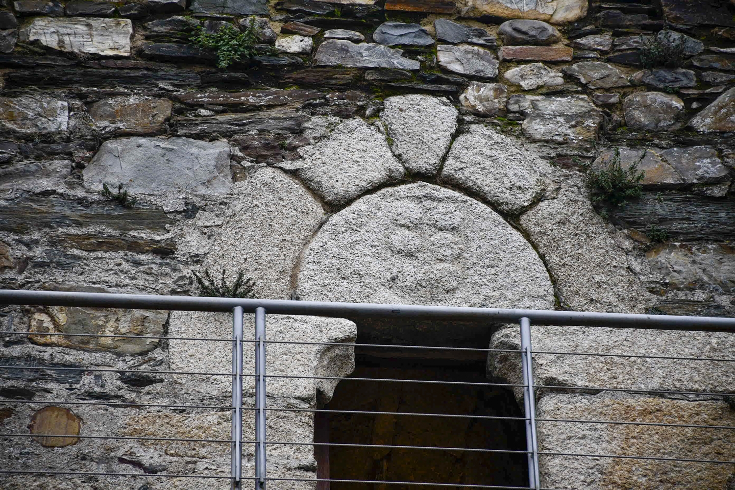 Insignias del Castillo de los Templarios de Ponferrada (17) Insignias del Castillo de los Templarios de Ponferrada (17)