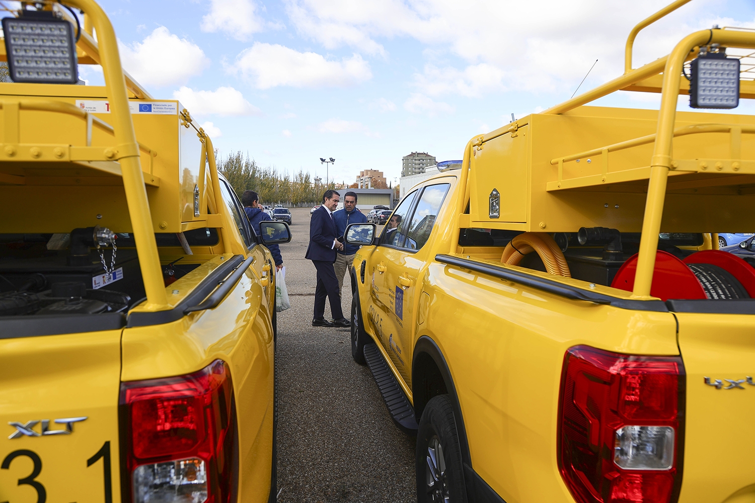 Entrega vehículos 4x4 contra los incendios 2