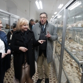 César Sánchez / ICAL. La consejera de Industria, Comercio y Empleo, Leticia García, durante su visita al Museo de Ciencias Naturales de Villafranca del Bierzo, para informar de la resolución definitiva del Programa Mixto de Empleo y Formación del próximo año