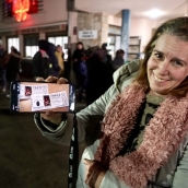 Campillo / ICAL . Reunión entre la Comisión de Fiestas de Villamanín y los vecinos premiados con el gordo de la Lotería de Navidad