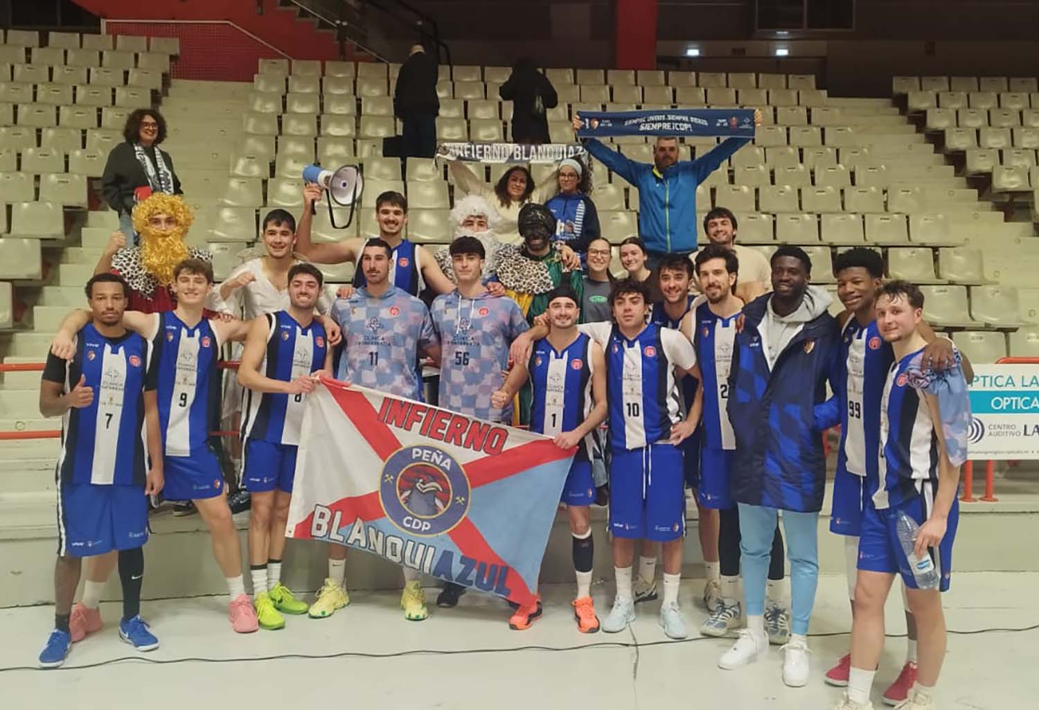 Baloncesto Clínica Ponferrada tras su victoria en Gijón