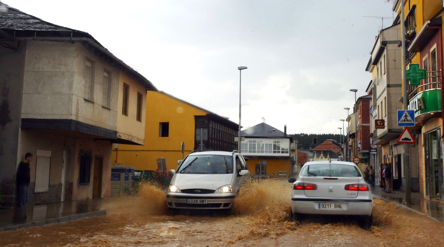 Imagen de archivo de una inundación en el Bierzo | César Sánchez / ICAL