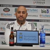 El entrenador de la Ponferradina, Mehdi Nafti