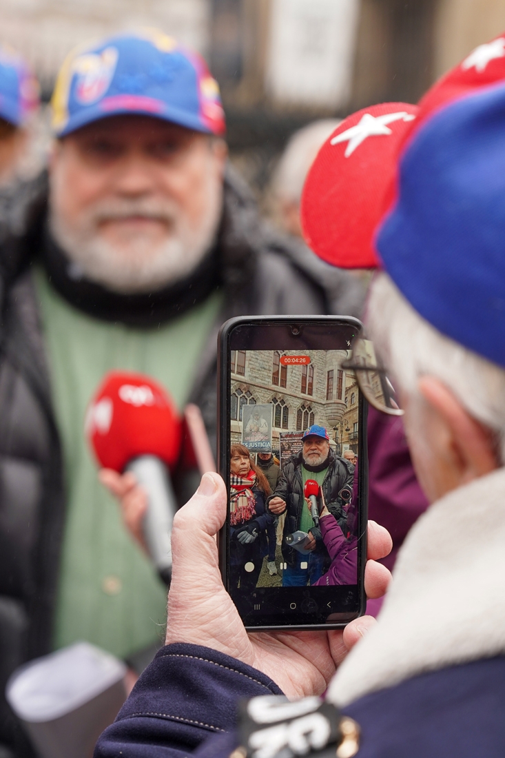 Campillo / ICAL . La Asociación de venezolanos integrados en León convocan una concentración para reclamar respeto a la soberanía del pueblo y pedir un juicio contra Nicolás Maduro (3)