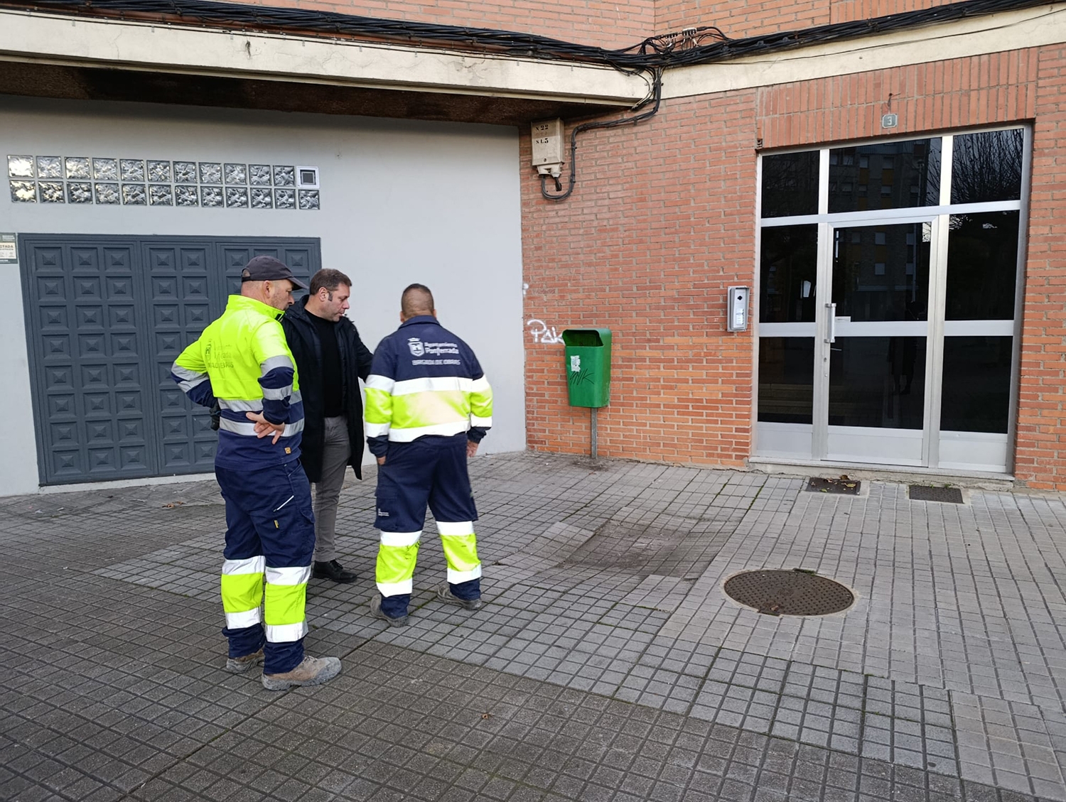 Obras en la Plaza Lutero King de Ponferrada en imagen de rachivo