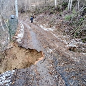 Hundimiento y desplome carretera acceso a Palacios de Compludo