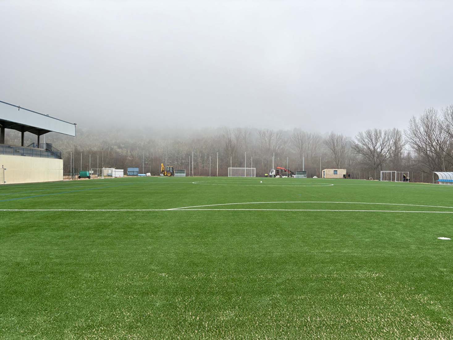 Campo de fútbol de Flores del Sil(1)