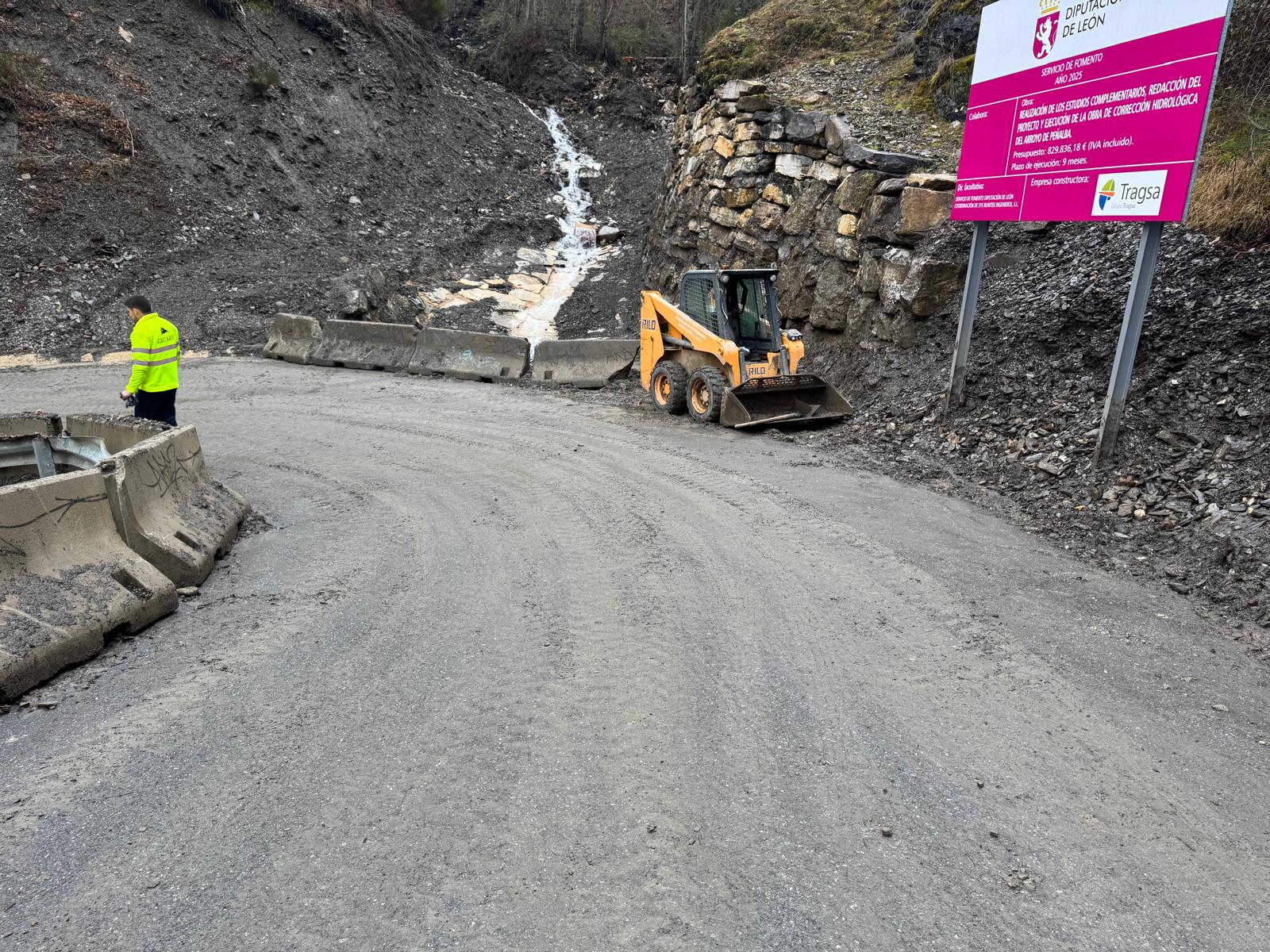 Reapertura de la carretera de acceso a Peñalba (1)