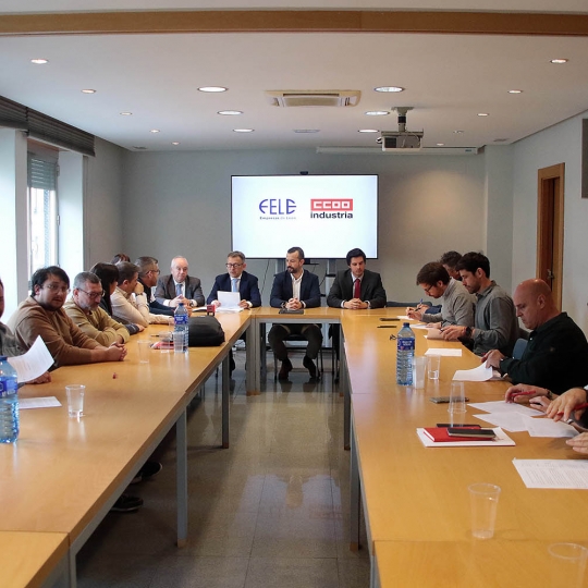 Peio García / ICAL . Representantes de la Federación Leonesa de Empresarios y del sindicato CCOO comparecen tras la firma del convenio colectivo de trabajo del sector de la industria siderometalúrgica de la provincia