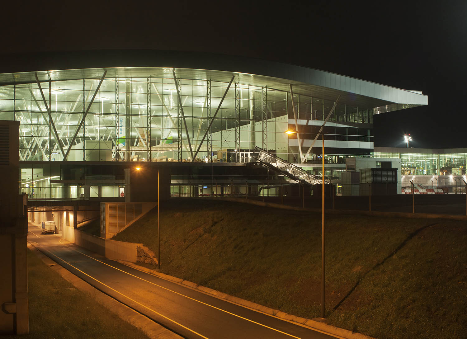 Aeropuerto de Santiago de Compostela mercedes rancaño otero