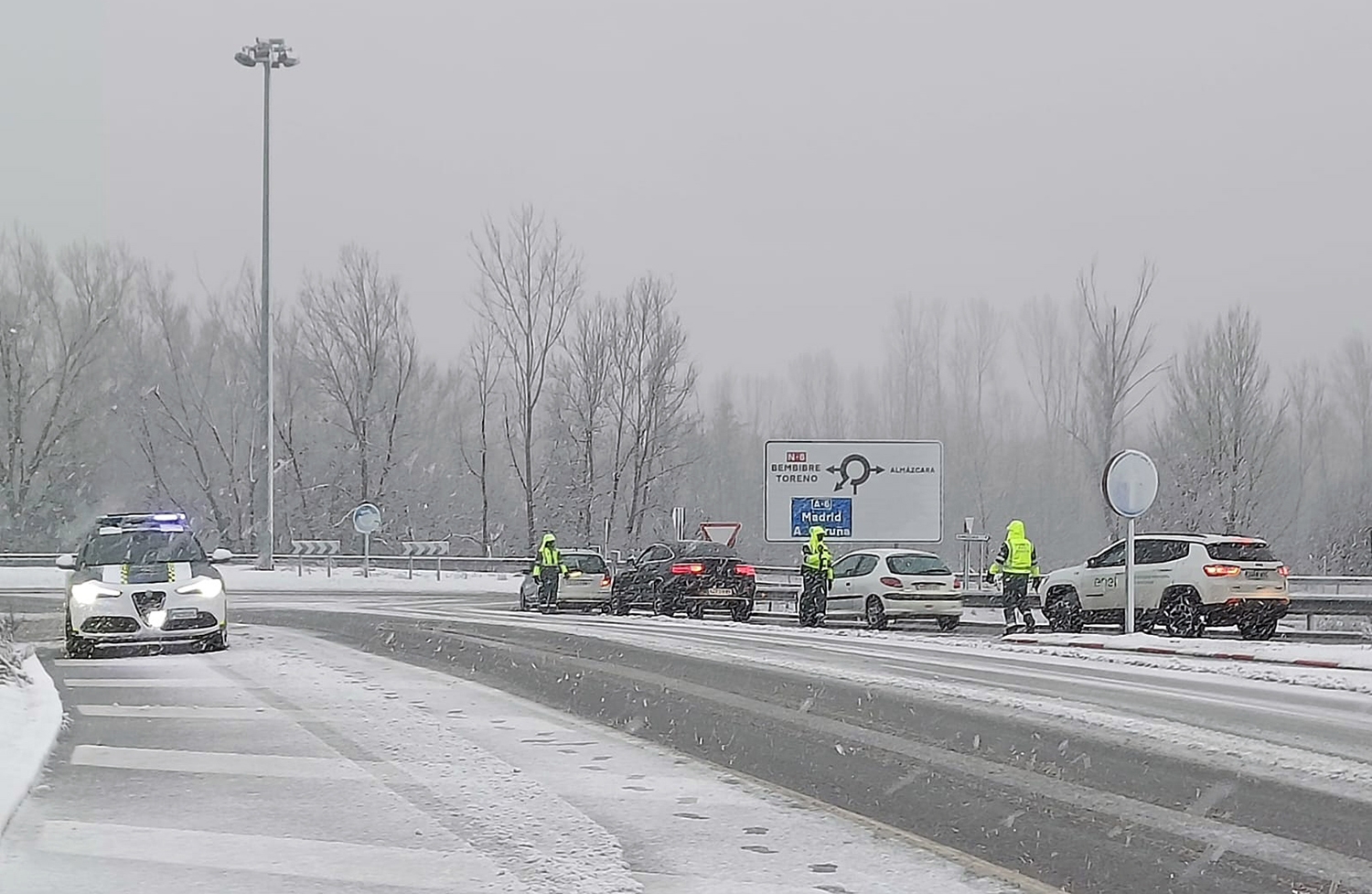 ICAL. La borrasca ‘Ingrid’ afecta a diferentes puntos de las carreteras de la provincia de León