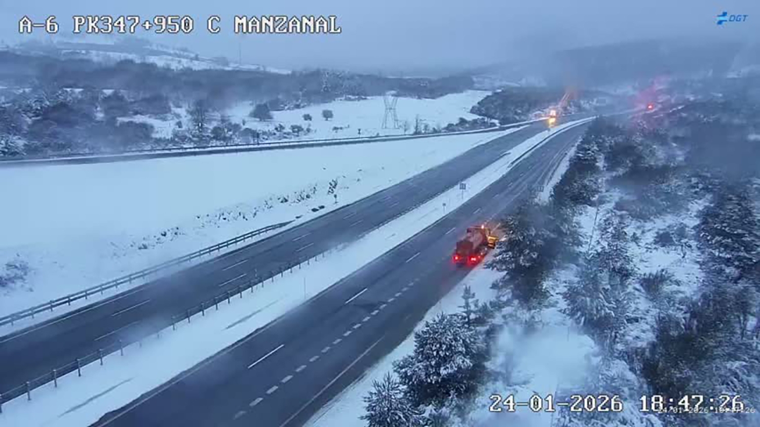 Nieve en la A6 en el Puerto del Manzanal