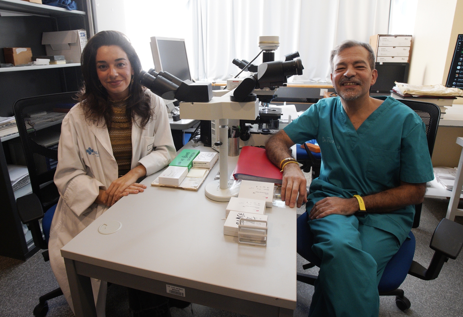 César Sánchez / ICAL . Los patólogos del hospital El Bierzo de Ponferrada, Ángel Fernández y Zita Álvarez (2)