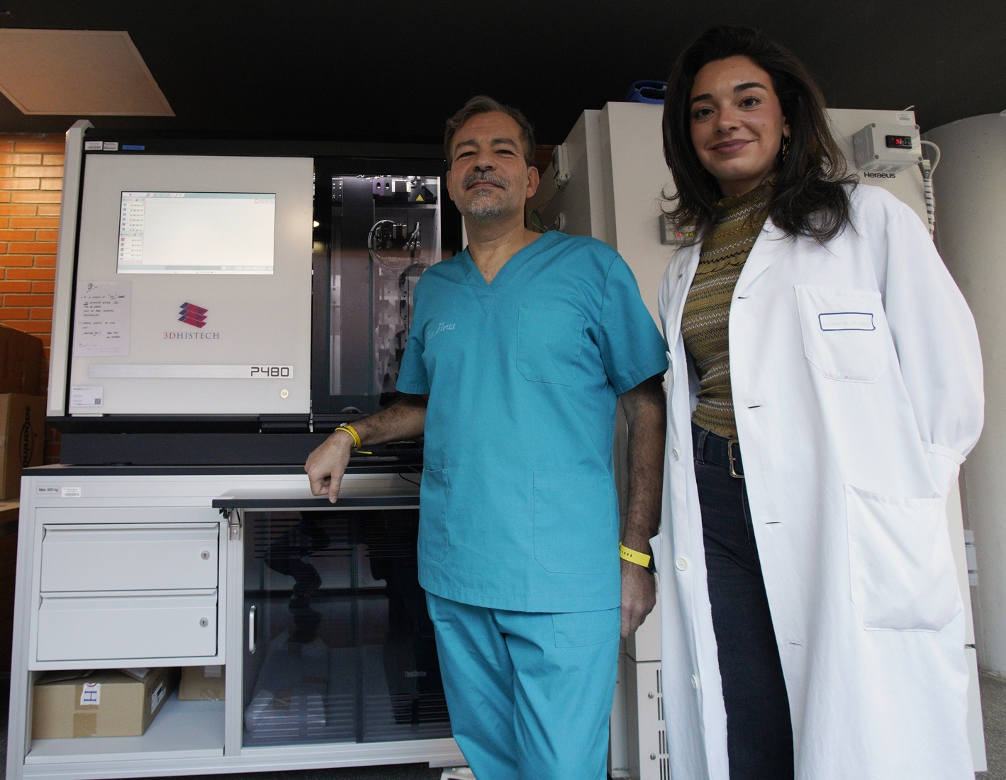 César Sánchez / ICAL . Los patólogos del hospital El Bierzo de Ponferrada, Ángel Fernández y Zita Álvarez (3)