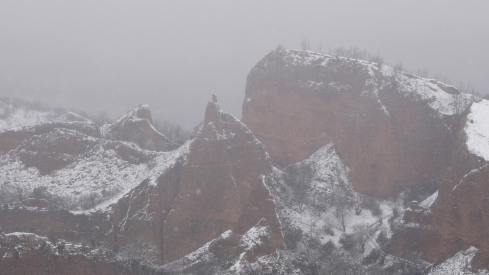 César Sánchez / ICAL . Temporal de nieve en el paraje natural de Las Médulas César Sánchez / ICAL . Temporal de nieve en el paraje natural de Las Médulas