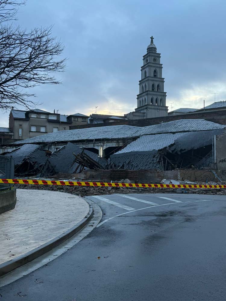 Derrumbe de un edificio en el barrio de San Ignacio en Ponferrada (1)