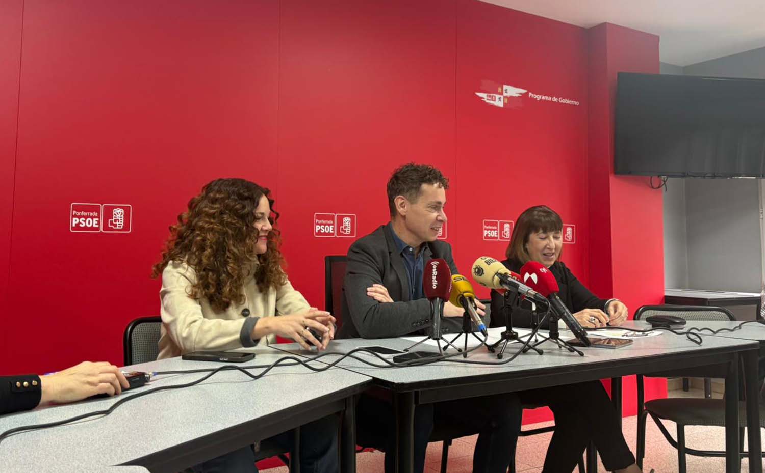 Rueda de prensa del PSOE. Los cabezas de lista del PSOE León Silvia Cao, Mario Rivas y Mabel Fernández.