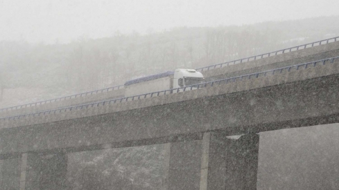 César Sánchez  ICAL. Nieve en la localidad de El Castro, limítrofe con Galicia 