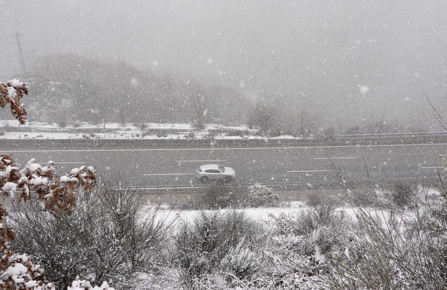 César SánchezICAL. Nieve en la localidad de El Castro, limítrofe con Galicia (12)