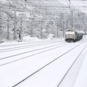Carlos S. Campillo / ICAL . Nieve en la estación de tren de Busdongo (León)