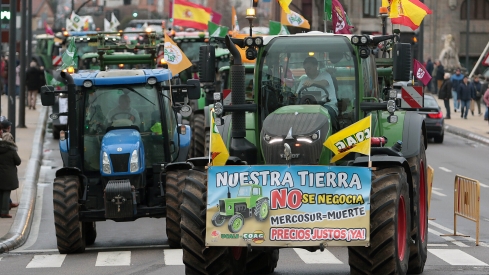 Tractorada en León contra el acuerdo UE-Mercosur | Peio García / ICAL