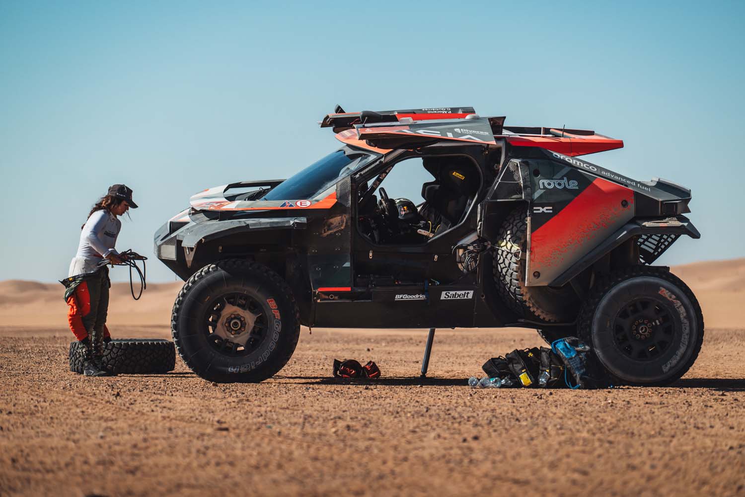 Dacia Sandriders ICAL. La piloto Cristina Gutiérrez culmina su décimo Rally Dakar. En la imagen durante su participación en una de las etapas de la última edición (6)