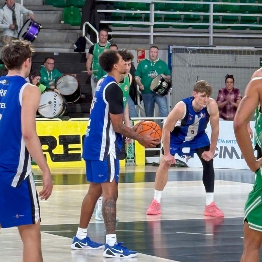 Baloncesto Ponferrada contra Cáceres Baloncesto Ponferrada contra Cáceres