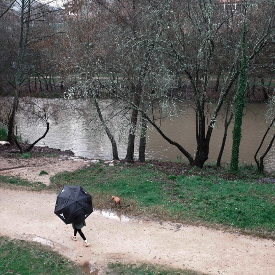 Imagen de archivo de día de intensa lluvia en Ponferrada | César Sánchez (ICAL) Imagen de archivo de día de intensa lluvia en Ponferrada | César Sánchez (ICAL)