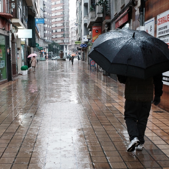 César Sánchez / ICAL. Día de intensa lluvia en Ponferrada