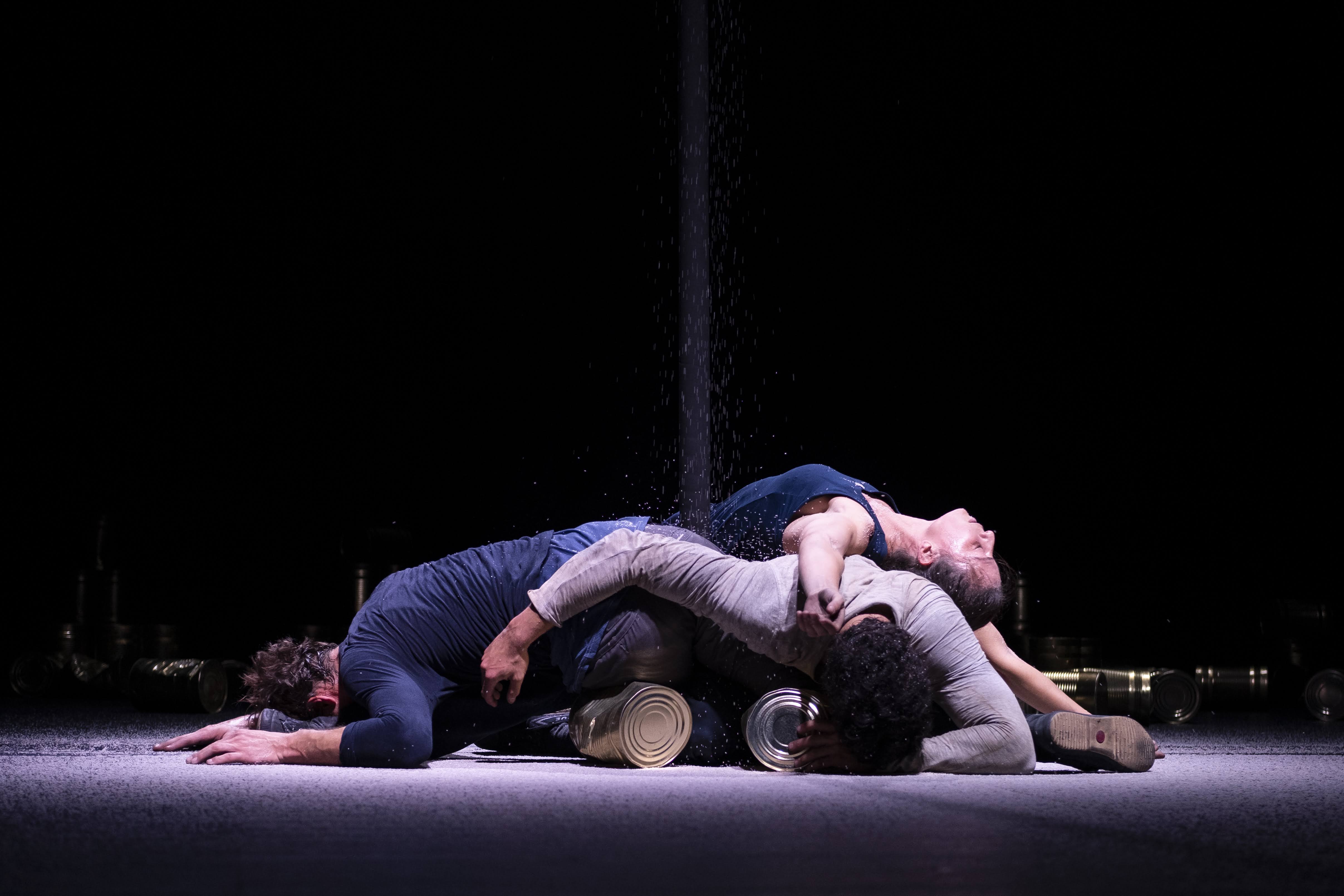 Escena de la obra “Latas” 