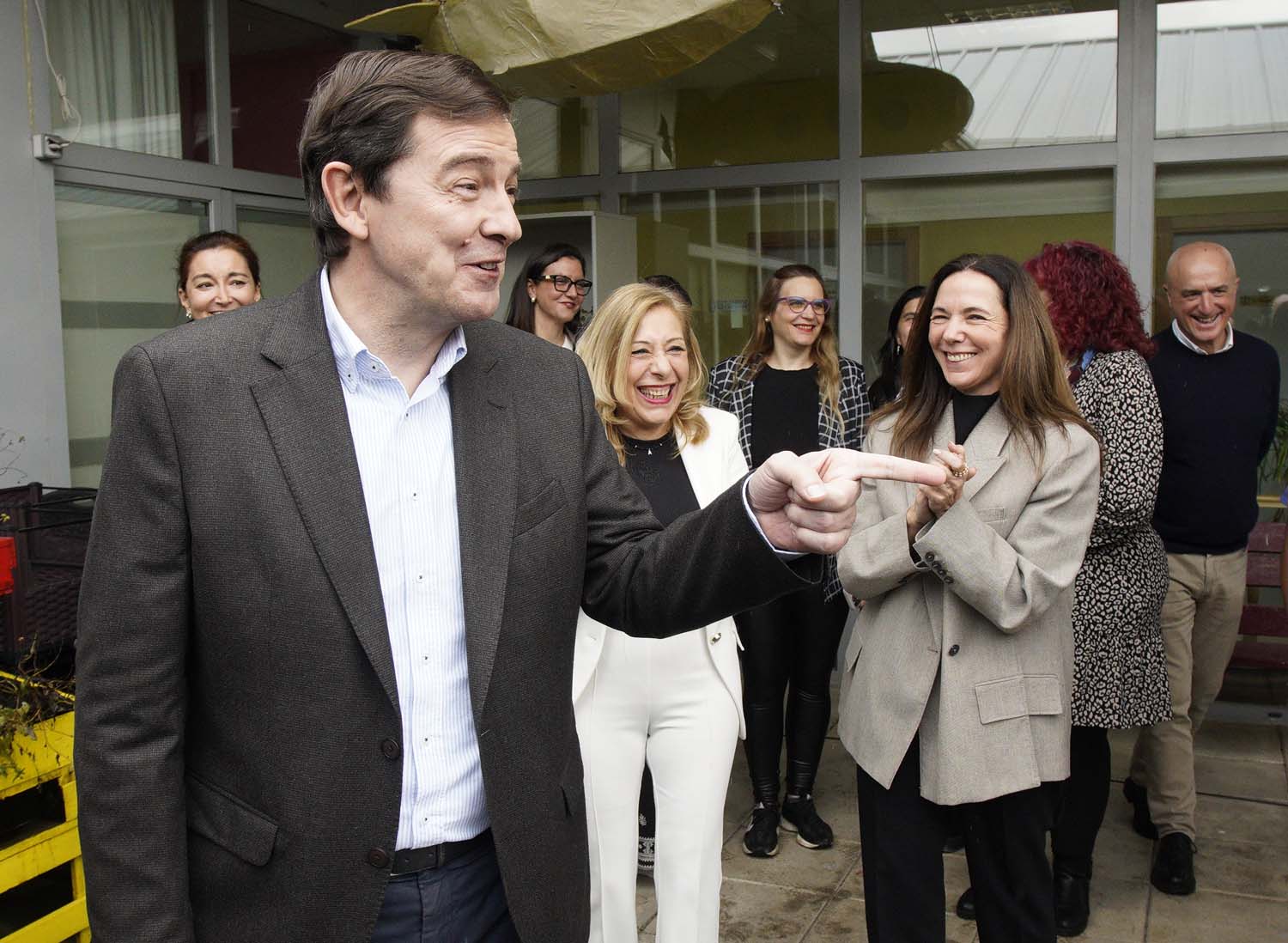 César SánchezICAL. El presidente del PP de Castilla y León y candidato a la Presidencia de la Junta, Alfonso Fernández Mañueco, durante su visita a la Asociación de Alzheimer Bierz (6)