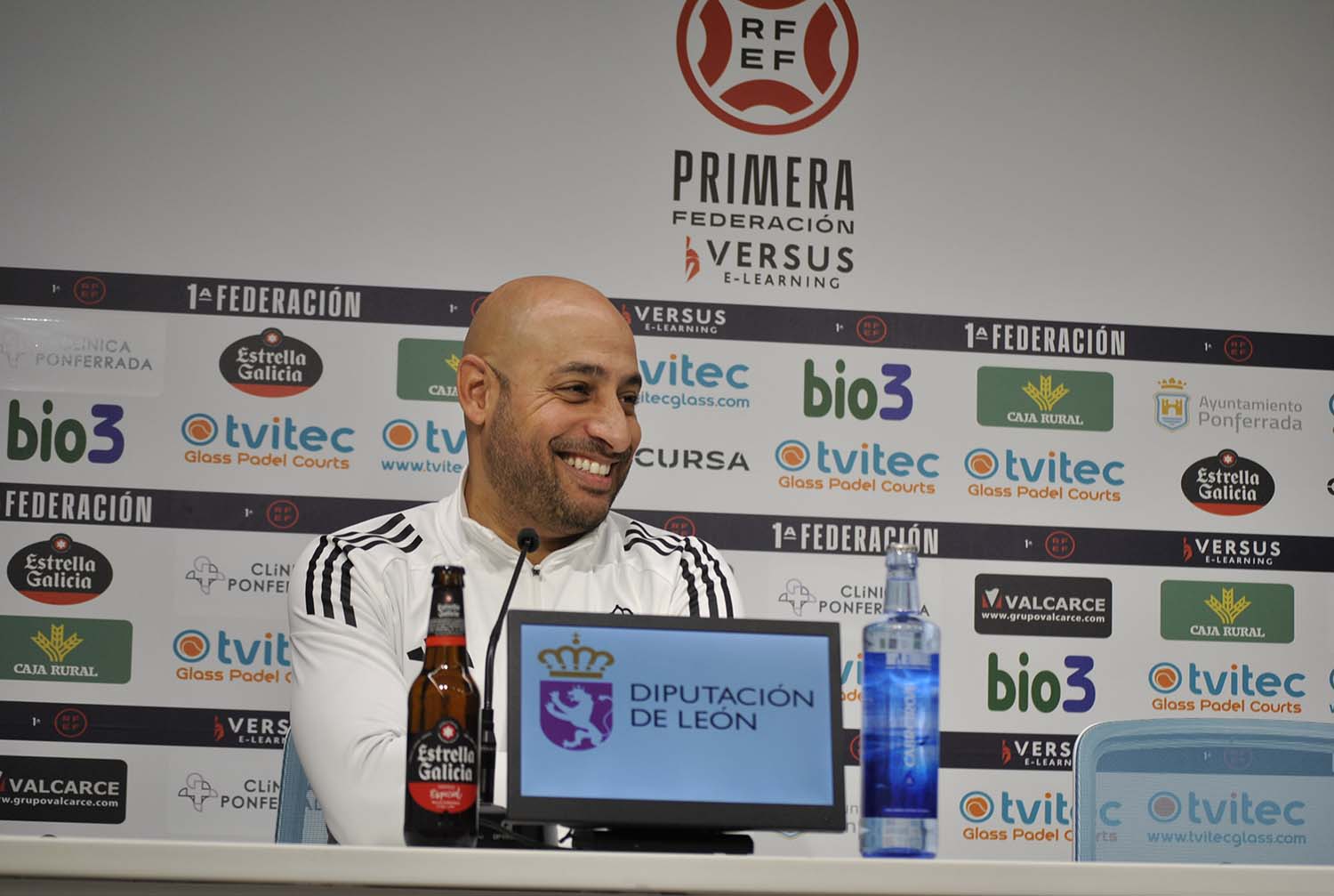 Nafti en rueda de prensa Nafti en rueda de prensa