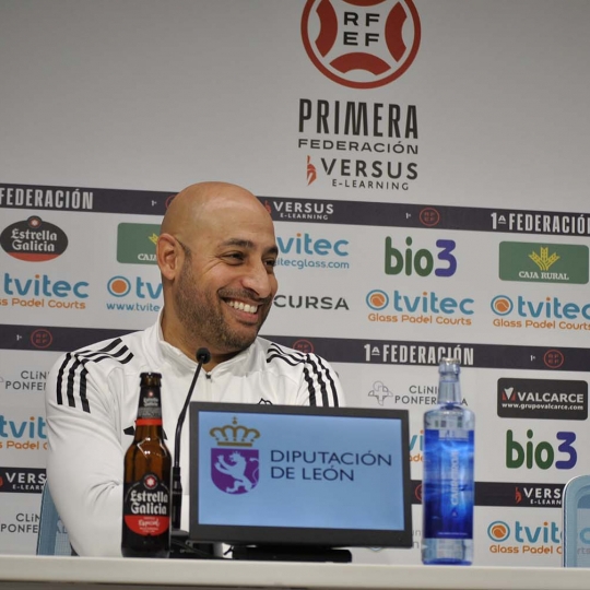 Nafti en rueda de prensa