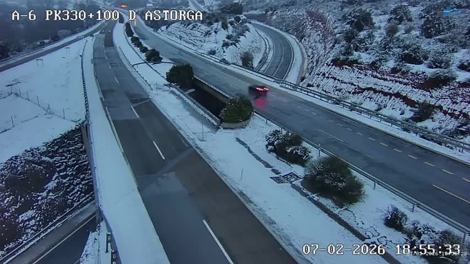 Nieve en la A6 a su paso por Astorga