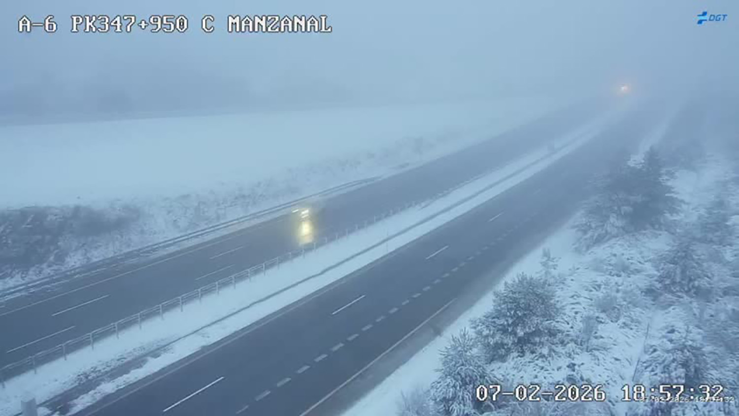 Nieve en la A6 en el Puerto del Manzanal