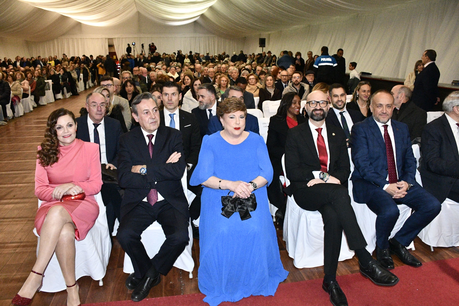 Inicio de la gala del Festival del Botillo de Bembibre 2026 (4)