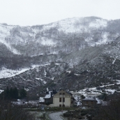 César Sánchez / ICAL. Nieve en la localidad de San Cristóbal de Valdueza 